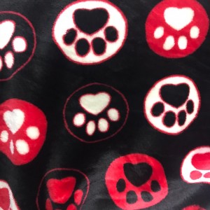 Tela Polar Soft Estampado - Patitas Fondo Negro
