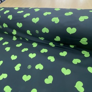 Tela Poplin Corazones Verde Fluo Fondo Negro